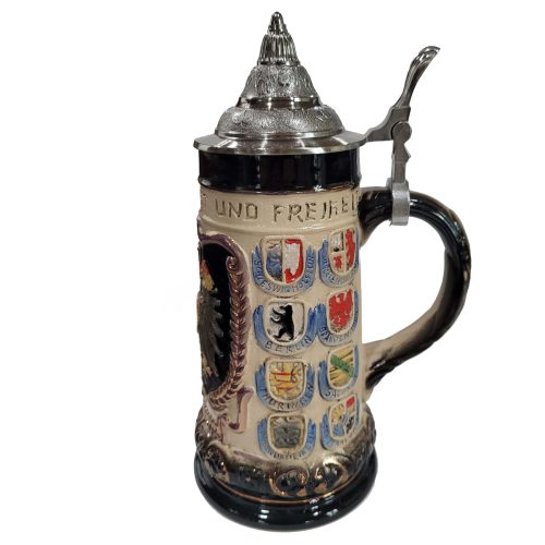 Close up of 'Einigkeit und Recht und Freiheit' motto on a 1.0L German heritage stein.
